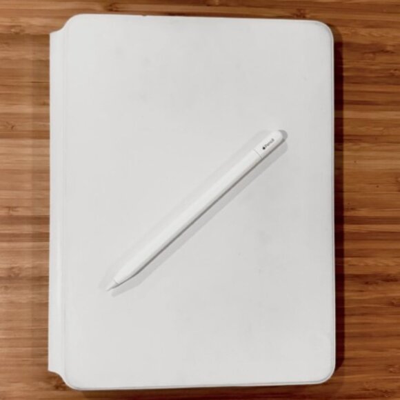 2024 iPad Air (256GB, Starlight) + Magic Keyboard (US English) + Apple Pencil - Picture 4 of 6